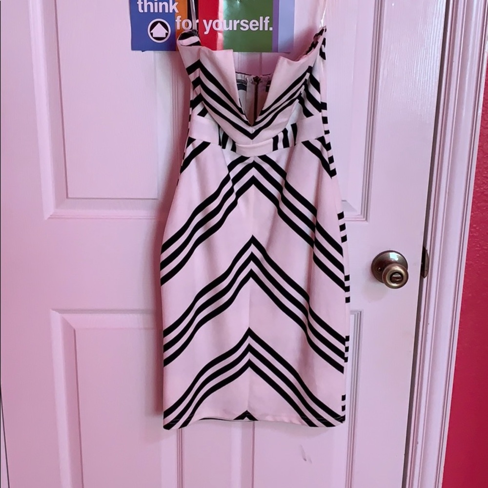 Black and white midi dress!! 💞💞💞